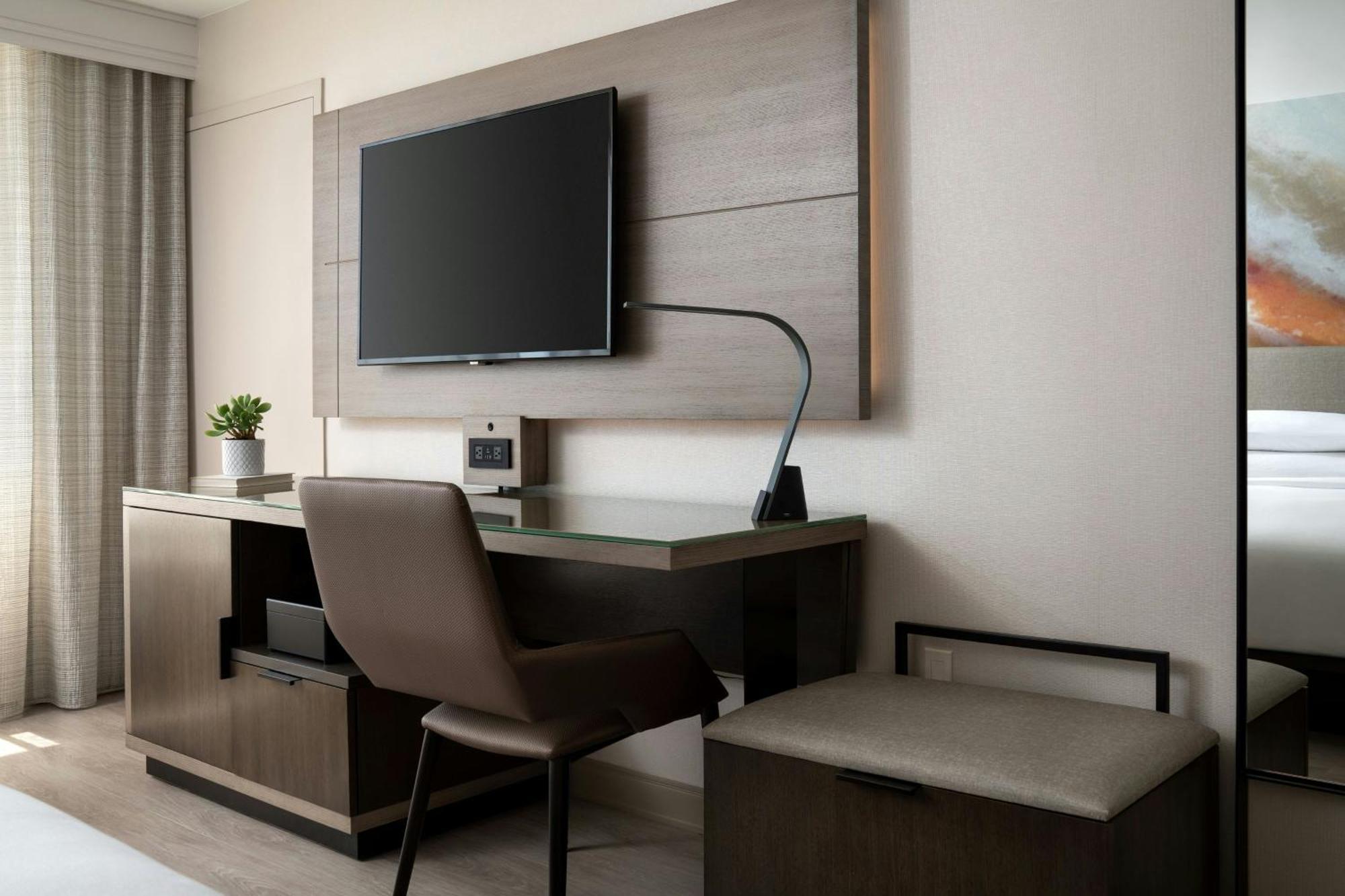 Marriott Redondo Hotel 3*